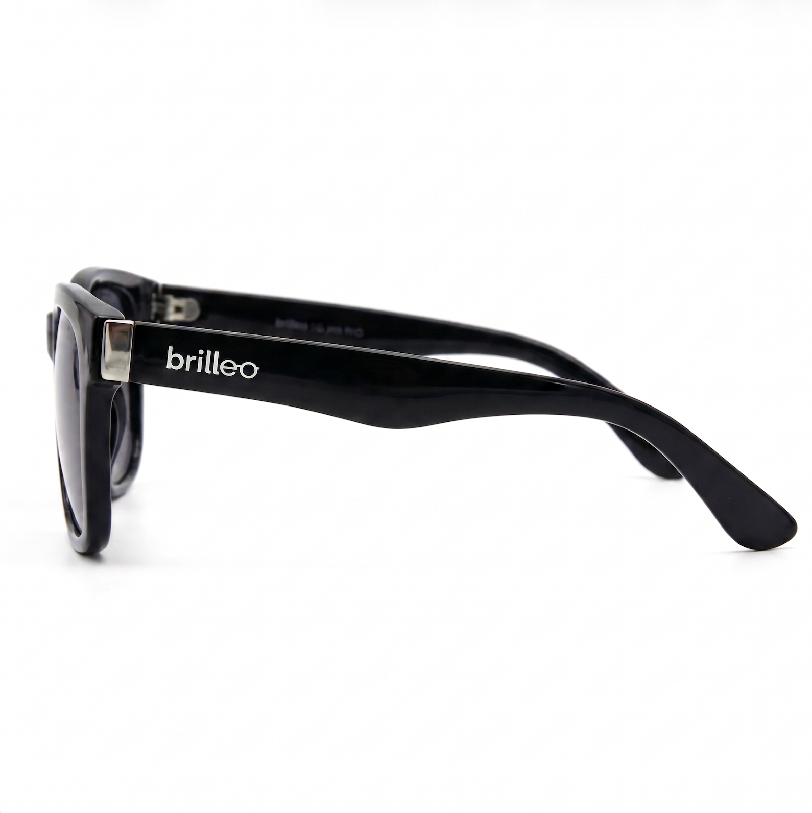 Brilleo Classic polarisierte Sonnenbrille mit schwarzem Rahmen und silbernem Logo-Detail, Seitenansicht
